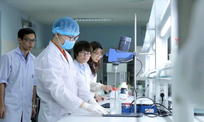 Nghiên cứu khoa học tại Đại học Quốc gia Hà Nội. Ảnh: PV