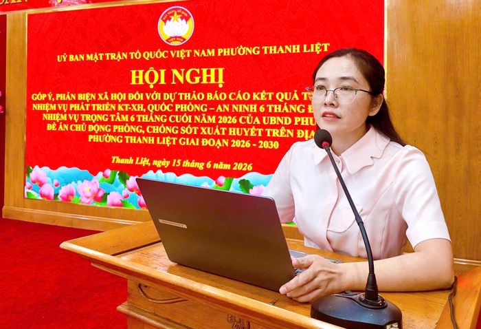 Đồng chí Tạ Thu Sa, Chủ tịch Ủy ban MTTQ Việt Nam phường Thanh Liệt kết luận hội nghị. Ảnh: PV