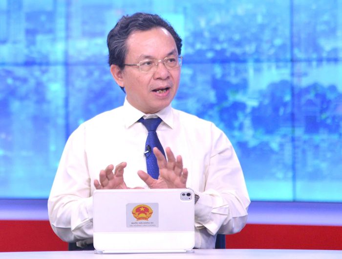 GS.TS Hoàng Văn Cường, Phó Chủ tịch Hội Khoa học Kinh tế Việt Nam, đại biểu Quốc hội khóa XV trao đổi tại chương trình. Ảnh: Viết Thành
