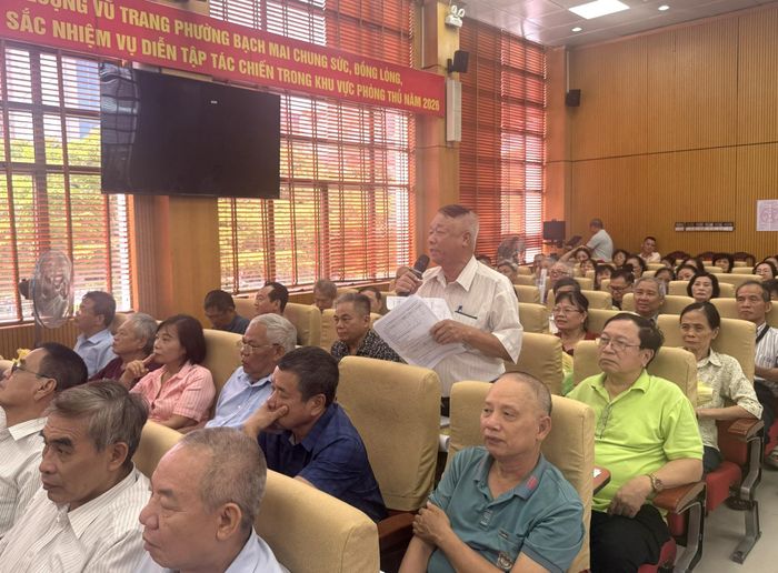 Đại diện các tổ dân phố thuộc phường Bạch Mai nêu ý kiến
