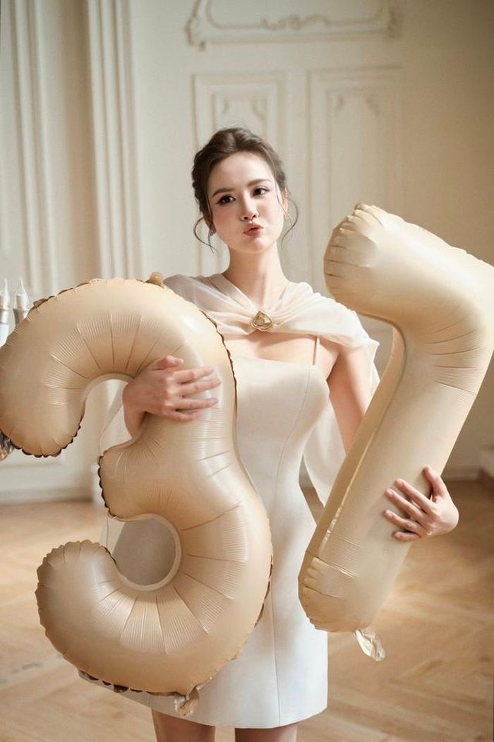 Để sở hữu vẻ ngoài chỉn chu đến vậy, nữ diễn viên đã phải vượt qua những nỗi khổ mà không phải chị em nào cũng đủ kiên nhẫn chịu đựng.