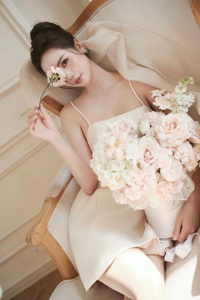 Trong bộ phim đang thu hút sự quan tâm và yêu thích lớn từ khán giả, vai Ngân do Phan Minh Huyền đảm nhận nhận nhiều lời khen bởi thiết lập nhân vật chỉn chu cùng gu thời trang thanh lịch, tinh tế, đơn giản, rất hợp mắt đa số chị em, đặc biệt là giới công sở. Với vai diễn này, Phan Minh Huyền được đánh giá cao nhờ lối diễn nhẹ nhàng nhưng sâu sắc, lột tả trọn vẹn hình ảnh người phụ nữ trẻ thành công nhưng giấu trong mình nhiều dằn vặt, nội tâm không bình yên trong cuộc hôn nhân lạnh lẽo mà cô vẫn kiên cường chịu đựng để gìn giữ gia đình vì con.