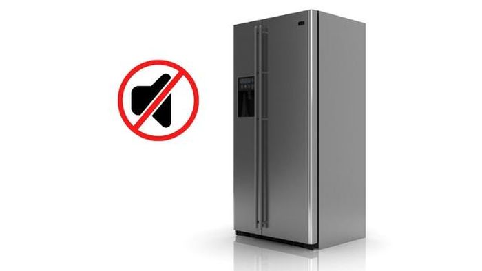 Nếu bạn nghe tủ lạnh nhà bạn phát ra tiếng "bục bục" khi máy đang vận hành, hiện tượng này có thể là do vít bắt dàn lạnh bị lỏng.