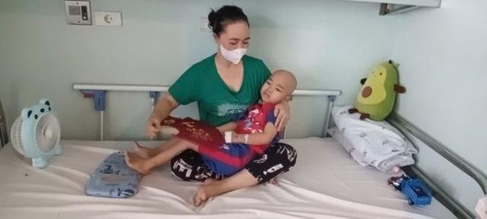 Gia đình bé Chương đang cần sự chung tay của cộng đồng