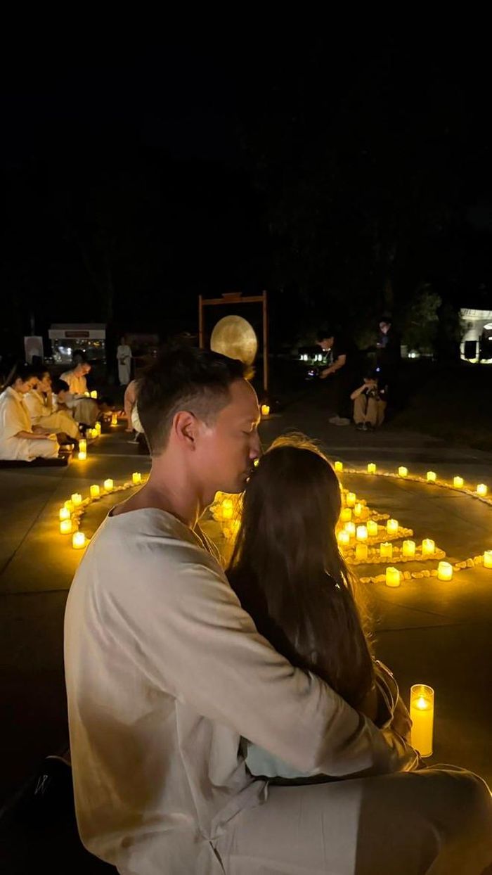 Khoảnh khắc nghỉ hè gắn kết của gia đình Hồ Ngọc Hà - Kim Lý.