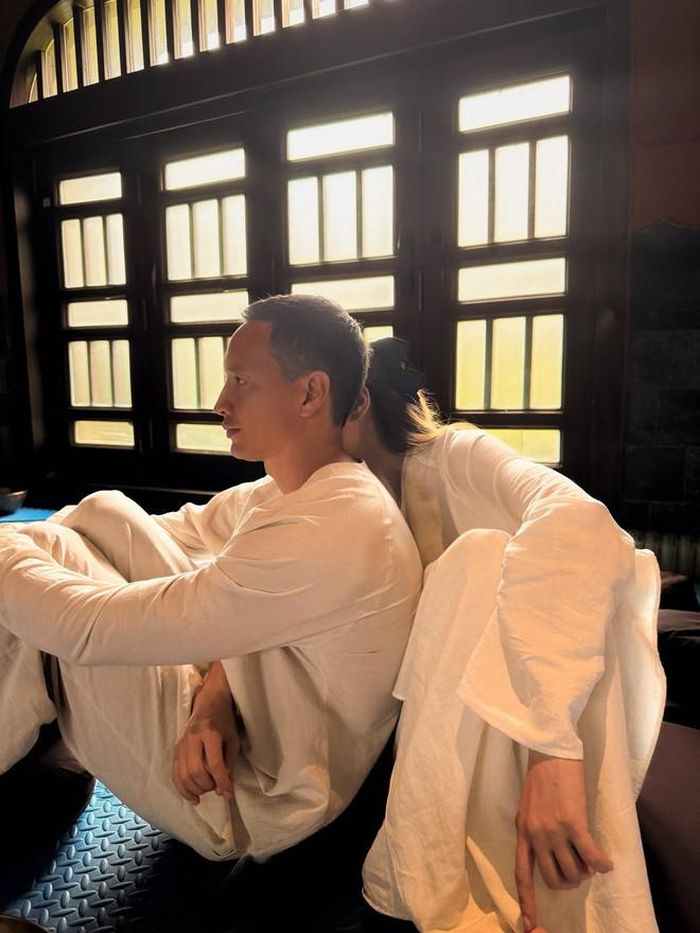 Hồ Ngọc Hà - Kim Lý bên nhau một cách bình yên và giản dị.