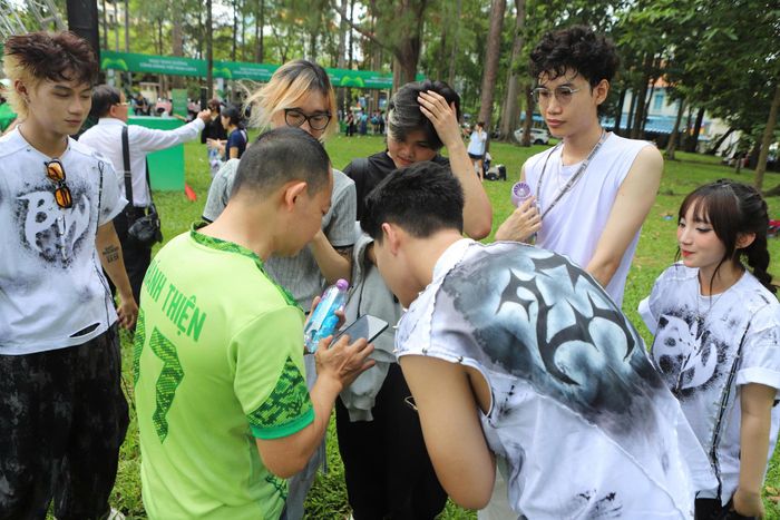 Không chỉ nằm ở những màn biểu diễn đẹp mắt, các đội chơi còn gây ấn tượng với tinh thần đoàn kết, sự tự tin và thông điệp sống khỏe.