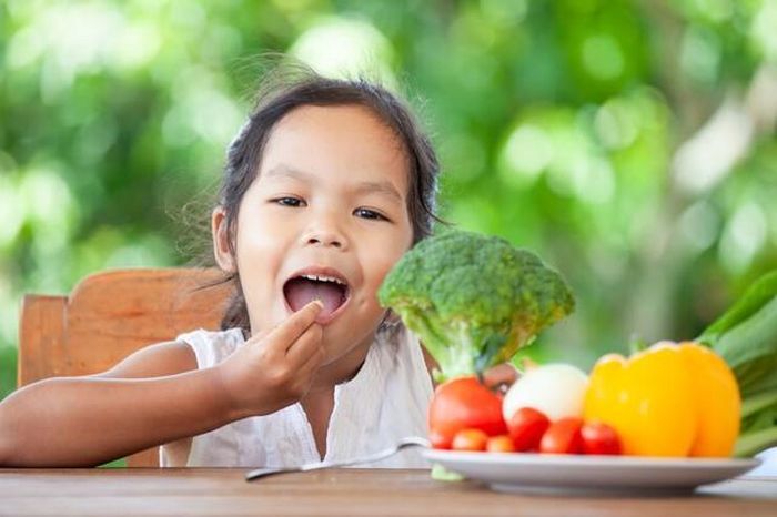 Rau xanh là nhóm thực phẩm quan trọng đối với sự phát triển của trẻ, nhưng không phải học sinh nào cũng hào hứng với chúng.