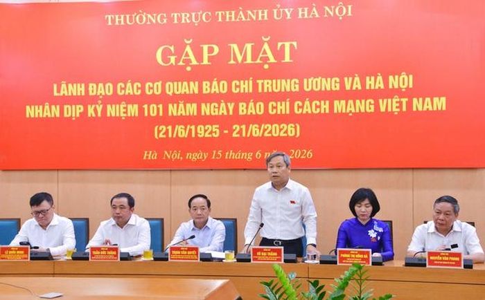Phát biểu tại gặp mặt, Chủ tịch UBND thành phố Hà Nội Vũ Đại Thắng thay mặt lãnh đạo Thành phố gửi tới các đồng chí Lãnh đạo, Tổng biên tập, các nhà báo và những người làm công tác báo chí lời chúc mừng tốt đẹp nhất. 