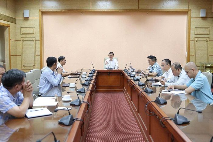 Quang cảnh cuộc họp.