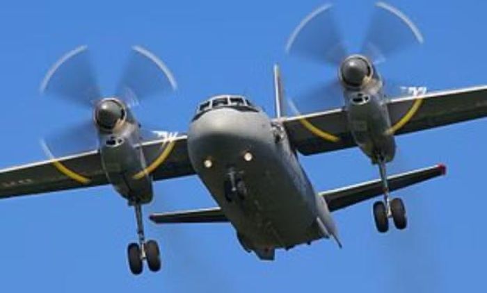 An-32 là vận tải cơ trang bị hai động cơ tua-bin cánh quạt, được Phòng thiết kế Antonov của Liên Xô phát triển trong thập niên 1970 và thực hiện chuyến bay thử lần đầu năm 1976.