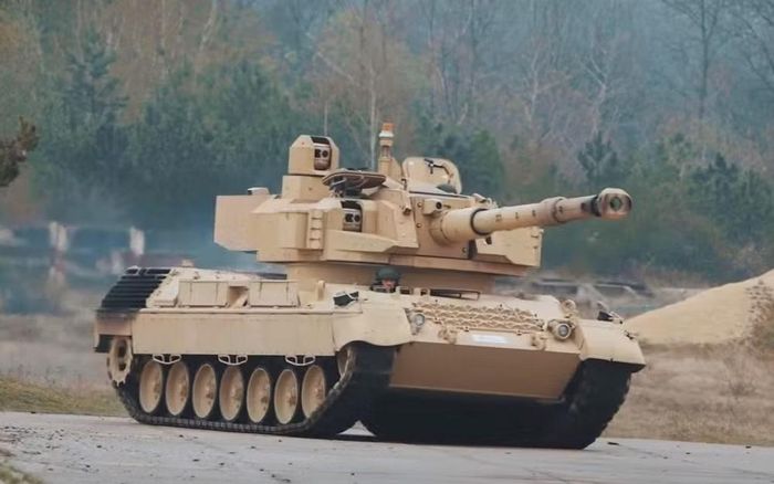 Mặc dù vậy, tháp pháo của xe tăng Leopard 1 được thiết kế cách đây 40 - 50 năm, dựa trên công nghệ cũ và máy tính đạn đạo đã hoàn toàn lỗi thời trong điều kiện tác chiến hiện nay.