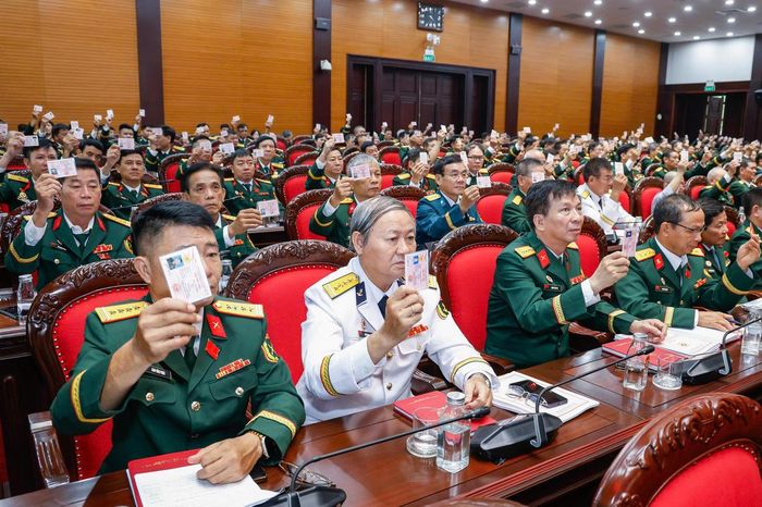 Đại biểu tiến hành biểu quyết tại Đại hội. Ảnh: Quang Vinh.