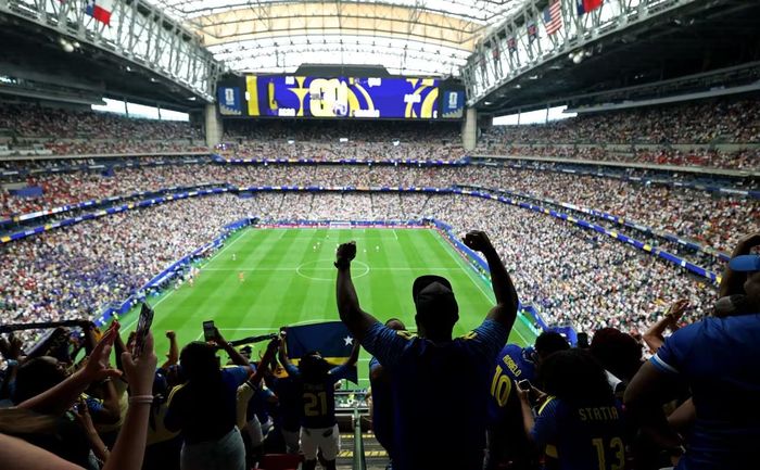 Cả thế giới mong đợi cuộc thư hùng giữa hai chân sút lẫy lừng Ronaldo - Messi. Ảnh: FF.