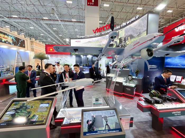 Các sản phẩm công nghệ cao của Viettel High Tech (VHT) trưng bày tại triển lãm quốc phòng và hàng không vũ trụ lớn nhất khu vực (SAHA 2026) tổ chức ở Thổ Nhĩ kỳ. Ảnh: Viettel Group