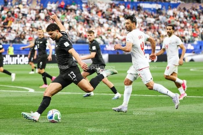Đội tuyển Iran gặp nhiều khó khăn ngoài chuyên môn vẫn xuất sắc thủ hòa New Zealand 2-2. Ảnh: EPA.