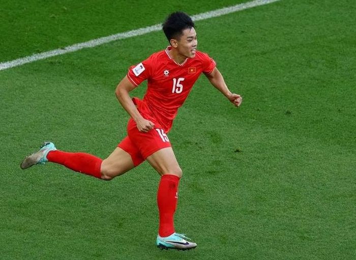 Đình Bắc ăn mừng bàn thắng vào lưới Zion Suzuki tại Asian Cup 2023 ở Qatar. Ảnh:CTP