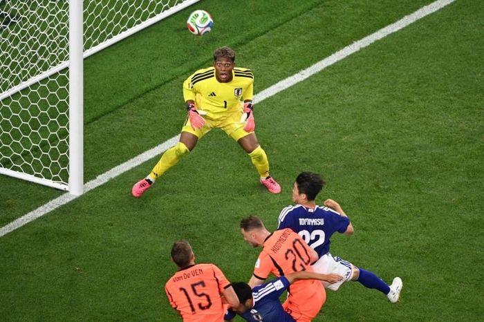 Zion Suzuki được xem là "người nhện" trong trận Nhật Bản hòa Hà Lan 2-2. Ảnh: FIFA