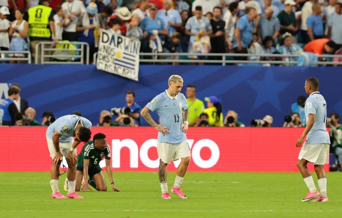  Kết quả hòa 1-1 phản ánh khá chính xác cục diện trận đấu. Uruguay vượt trội về thế trận với tỷ lệ kiểm soát bóng 67%, tung ra tới 28 cú sút, trong đó có 10 lần đưa bóng đi trúng đích. Chỉ số bàn thắng kỳ vọng (xG) của họ đạt 1,61, cao hơn đáng kể so với mức 0,99 của Saudi Arabia. Thế nhưng, hàng công vô duyên khiến đại diện Nam Mỹ không có được kết quả tốt nhất ngày ra quân. 