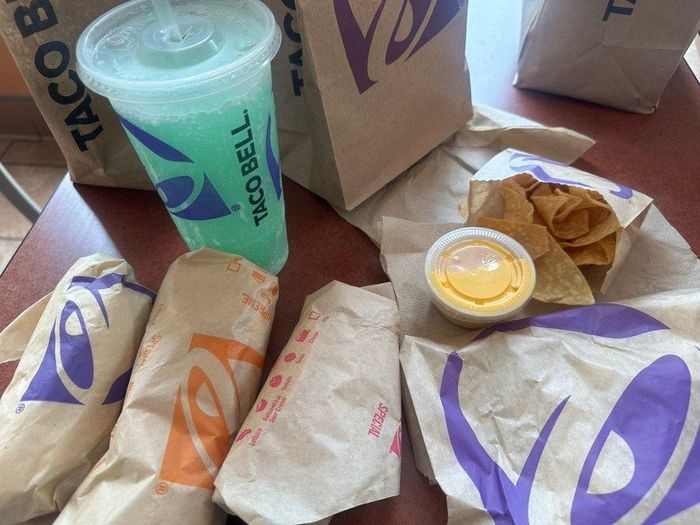  Chia sẻ mua đồ ăn nhanh ở Taco Bell của Freddy nhận hơn 47,8k lượt tương tác từ cộng đồng mạng. Ảnh: @FreddyLA7.