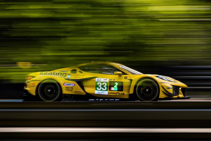 Trong hạng LMGT3, Jonny Edgar trên chiếc Chevrolet Corvette Z06 GT3.R số 33 của TF Sport đã bảo vệ thành công vị trí dẫn đầu ở những chặng cuối trước Lexus số 78 của Akkodis ASP của Jack Hawksworth. 