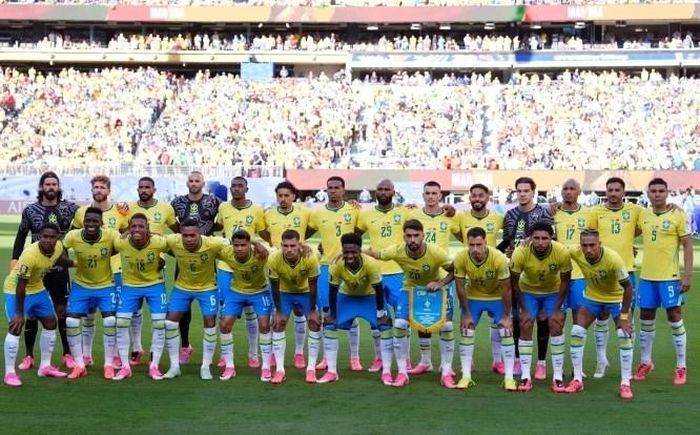 Các cầu thủ Brazil chụp ảnh trước trận gặp Morocco ở bảng C World Cup 2026 trên sân MetLife, bang New Jersey, gần New York, Mỹ ngày 13.6.2026. Ảnh: AP