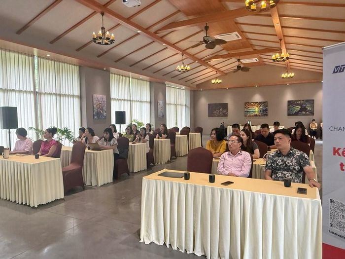 Các đại biểu, học viên tham dự chuyên đề