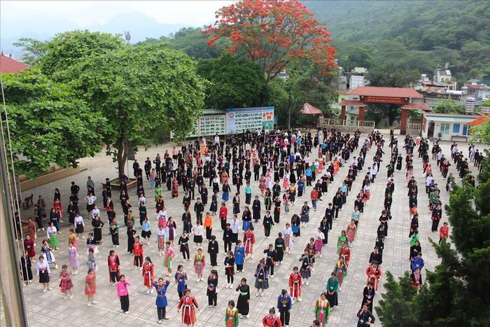 Trường phổ thông nội trú được Nhà nước ưu tiên đầu tư cơ sở vật chất, mua sắm trang thiết bị dạy học đồng bộ, hiện đại. Ảnh minh họa