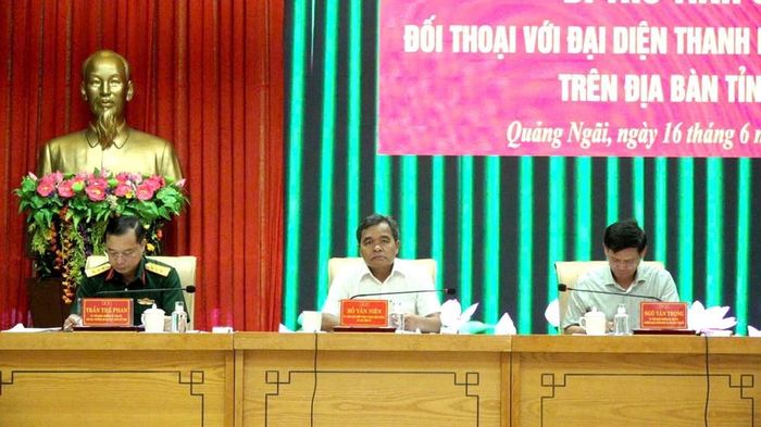Bí thư Tỉnh ủy Hồ Văn Niên chủ trì buổi đối thoại với đại diện thanh niên xuất ngũ trên địa bàn tỉnh