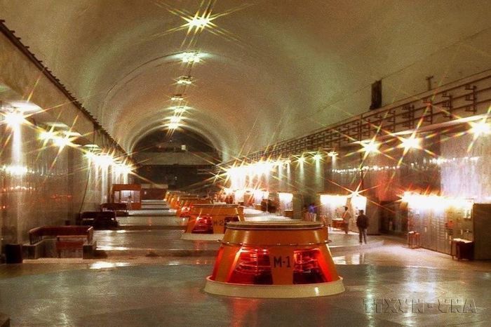 Nhà máy Thủy điện Hòa Bình do Liên Xô giúp Việt Nam xây dựng năm 1979, gồm 8 tổ máy với tổng công suất lắp đặt là 1.920MW. Ảnh: Ngọc Hà - TTXVN