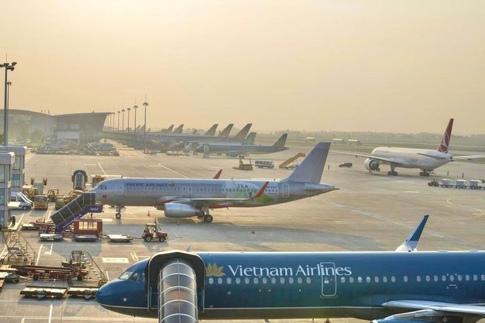 Điều kiện kinh doanh cảng hàng không
