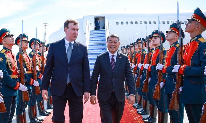 Lễ đón Thủ tướng Lê Minh Hưng tại sân bay quốc tế Kazan - Ảnh: VGP/Nhật Bắc