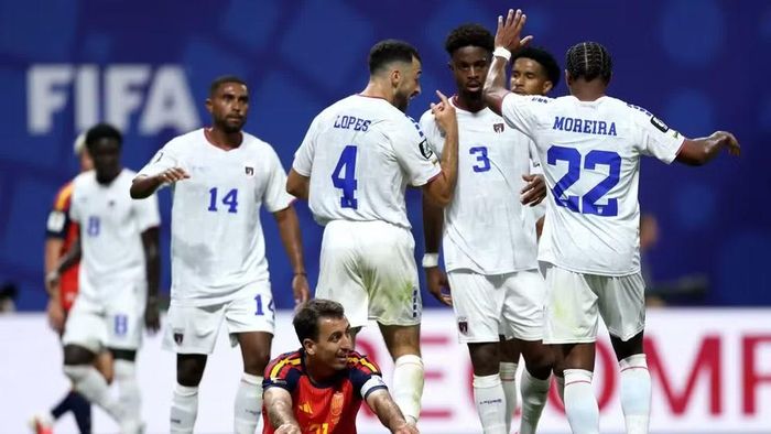 Tuyển Tây Ban Nha bất lực trước “hiện tượng” Cape Verde. (Ảnh: FIFA)