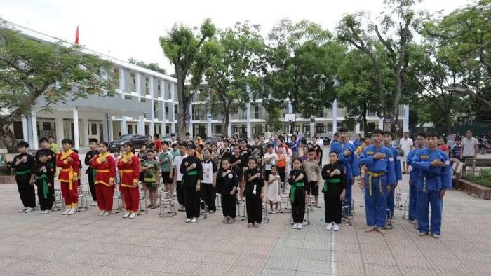 Đông đảo thanh thiếu nhi tham gia lớp học võ miễn phí trong dịp hè tại xã Phú Nghĩa.