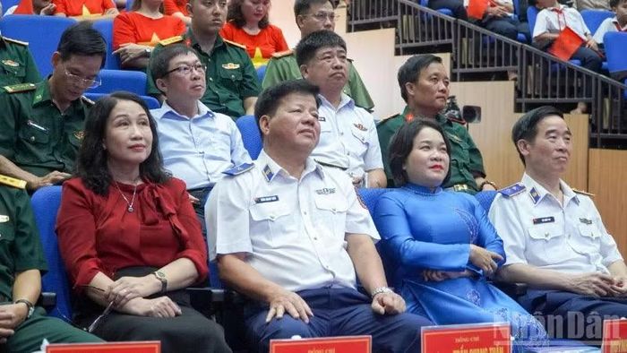 Các đại biểu tham dự cuộc thi.