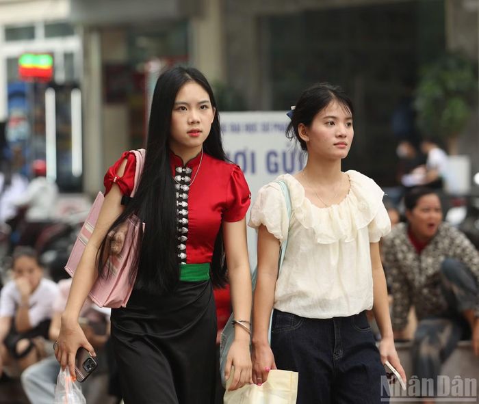 Trường đại học Sư phạm Hà Nội tổ chức thi các môn năng khiếu đối với thí sinh có nguyện vọng xét tuyển vào các ngành: Sư phạm mỹ thuật, Sư phạm âm nhạc, Giáo dục mầm non, Giáo dục mầm non - Sư phạm tiếng Anh, Giáo dục thể chất, Huấn luyện thể thao.