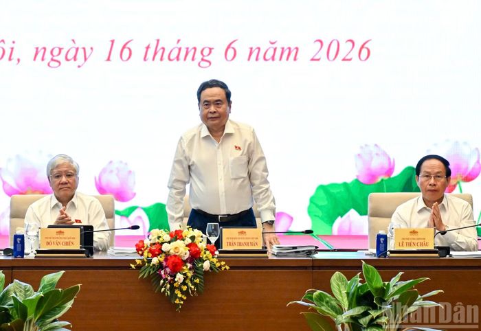 Chủ tịch Quốc hội Trần Thanh Mẫn và lãnh đạo Quốc hội, Chính phủ chủ trì hội nghị. (Ảnh: DUY LINH)