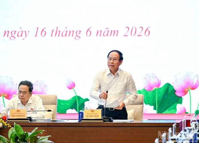 Phó Thủ tướng Lê Tiến Châu điều hành nội dung thảo luận tại hội nghị. (Ảnh: DUY LINH)