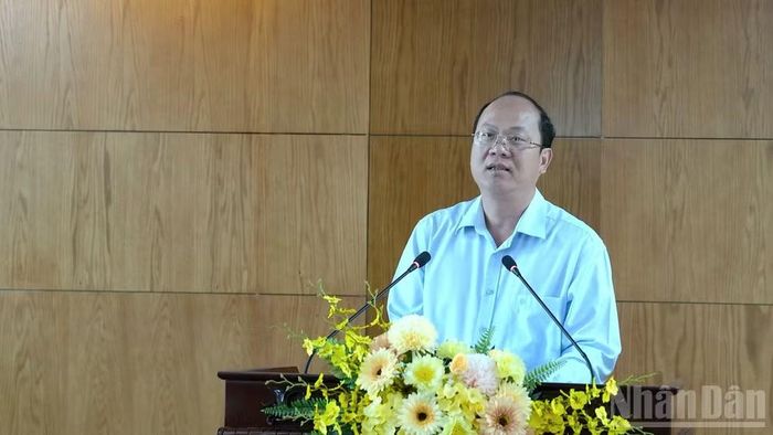 Đồng chí Nguyễn Hồ Hải, Ủy viên Trung ương Đảng, Bí thư Tỉnh ủy Cà Mau phát biểu chỉ đạo kết luận hội nghị.