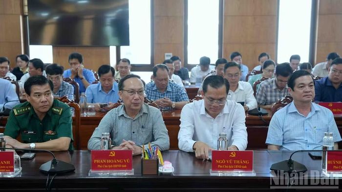 Hội nghị có sự tham gia của người đứng đầu các sở, ban, ngành, đoàn thể và Đảng bộ các xã, phường trong tỉnh Cà Mau.