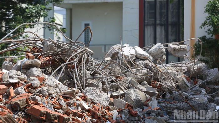 Khu B quy mô sáu tầng, với diện 4.300m2 đang xây dựng phần móng thì bị phát hiện sai phạm.