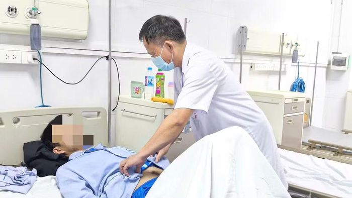 Kết quả xét nghiệm máu của bệnh nhân cho thấy nhiễm ký sinh trùng sốt rét Plasmodium falciparum.