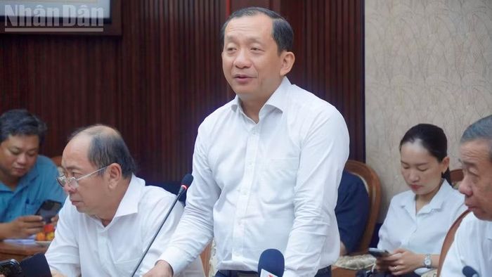Phó Giáo sư, Tiến sĩ, bác sĩ Nguyễn Anh Dũng, Phó Giám đốc Sở Y tế Thành phố phát biểu.