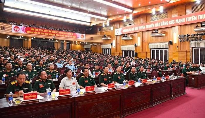 Các đại biểu dự khai mạc.
