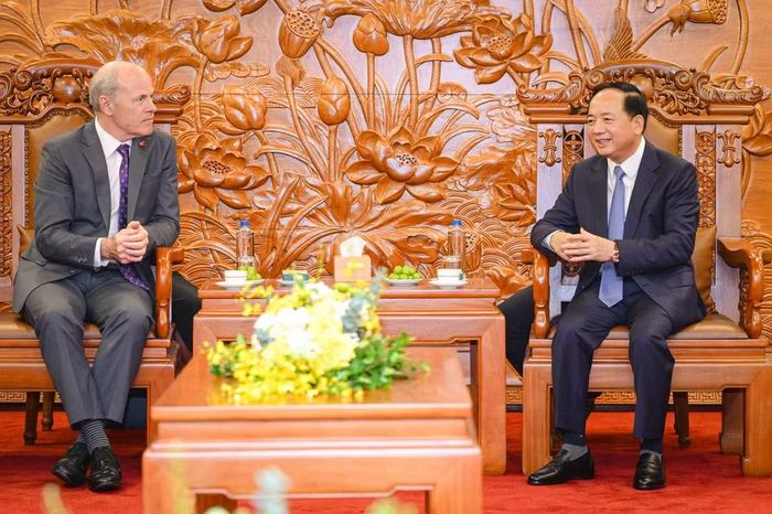 Đại sứ Canada tại Việt Nam mong muốn cộng tác sâu rộng hơn nữa đối với các cơ quan báo chí Việt Nam. (Ảnh: BẢO LONG)