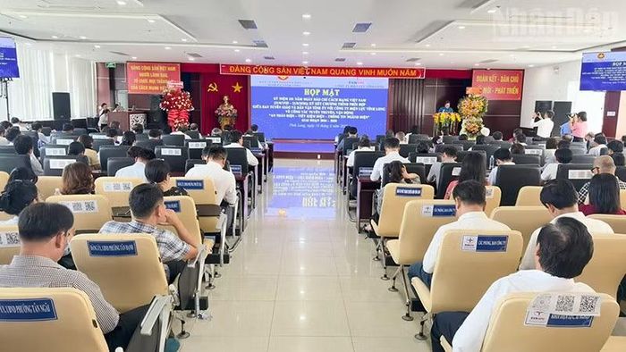 Quang cảnh buổi họp mặt.