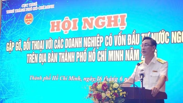 Ông Đoàn Minh Dũng, Trưởng Thuế Thành phố Hồ Chí Minh phát biểu ý kiến chỉ đạo hội nghị.