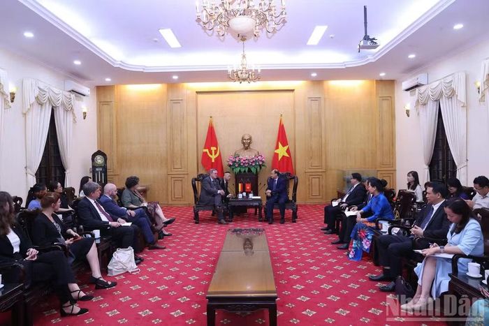 Quang cảnh buổi tiếp. (Ảnh: PHẠM CƯỜNG)