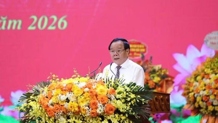 Đồng chí Trịnh Văn Ánh, Chủ tịch Hội Nhà báo tỉnh Bắc Ninh đọc diễn văn tại buổi gặp mặt.