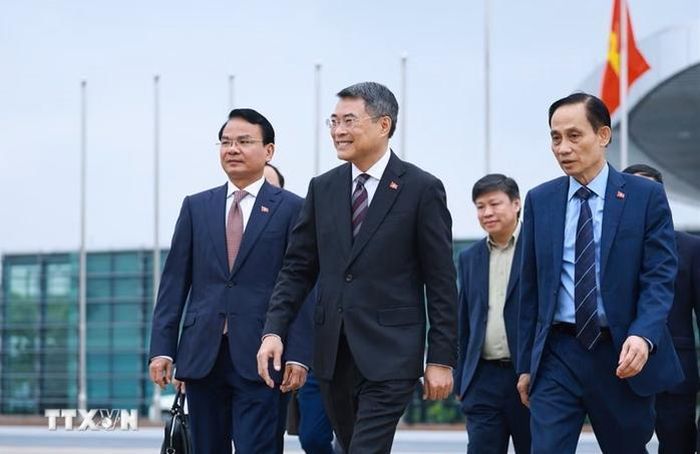 Thủ tướng Lê Minh Hưng rời Hà Nội lên đường tham dự Hội nghị Cấp cao Kỷ niệm 35 năm quan hệ ASEAN-Nga tại TP Kazan, Nga. Ảnh: TTXVN